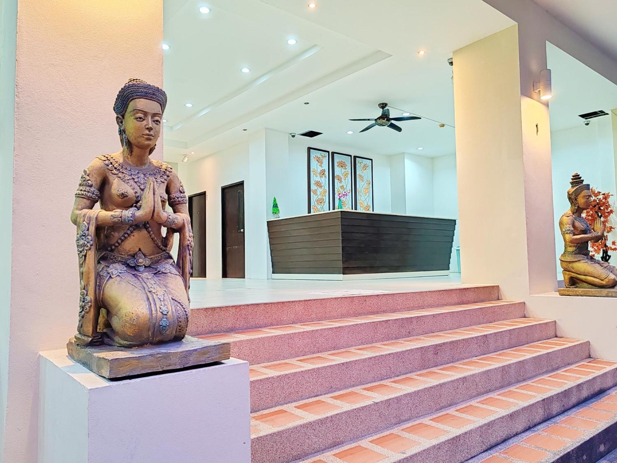 Harmony Patong Hotel Buitenkant foto
