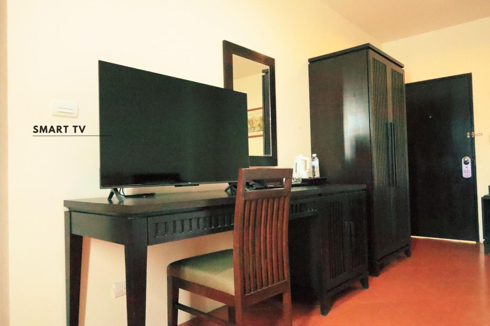Harmony Patong Hotel Buitenkant foto