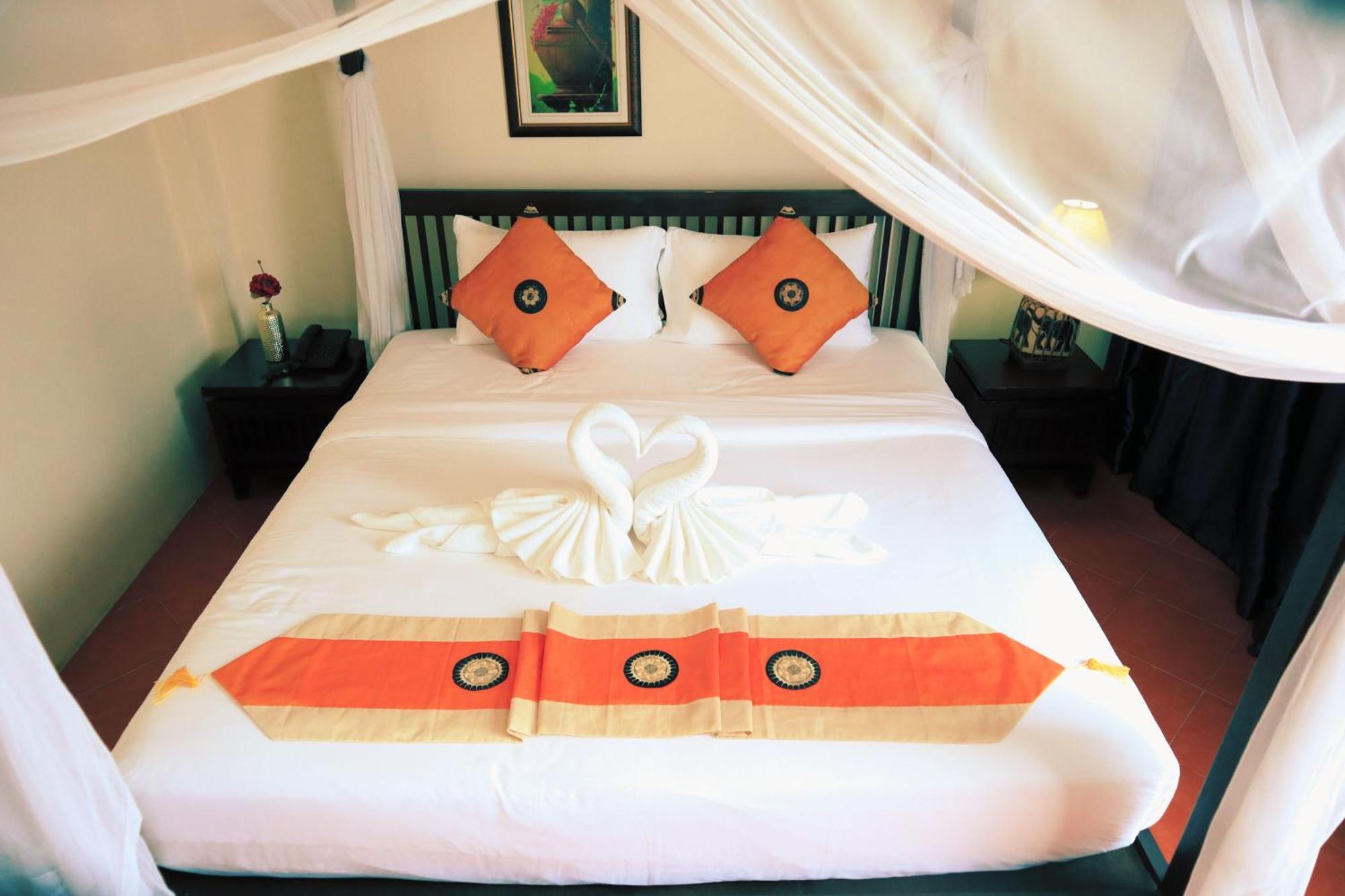 Harmony Patong Hotel Buitenkant foto